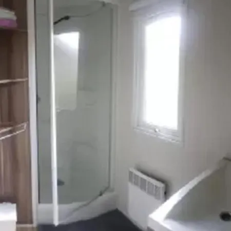 مكان تخييم Mobil-home 2 Avec Terrasse A - Api-1-52-1324 *
