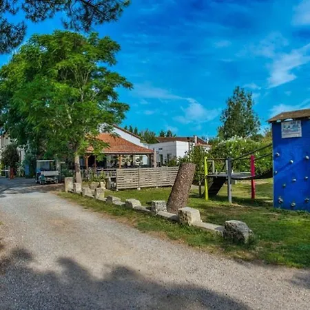 Campingplatz Mobil-home 2 Avec Terrasse A - Api-1-52-1324